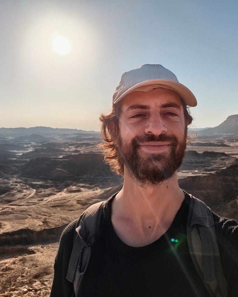 Ari Mielnik in the Negev desert